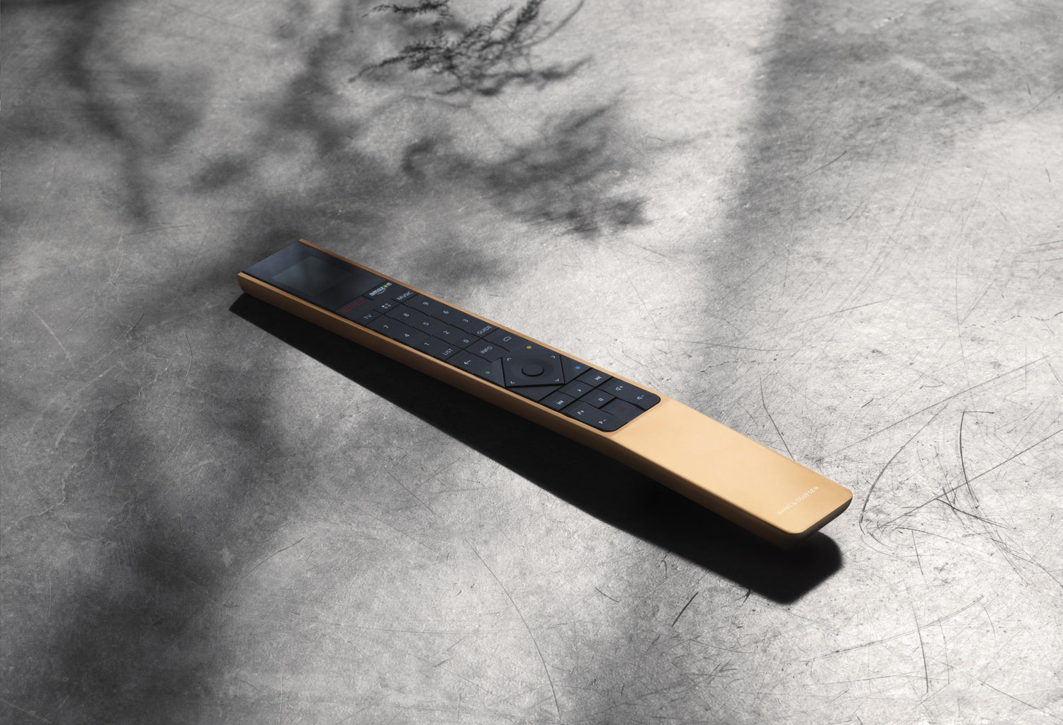 BeoRemote One BT in Bronze Tone - alte Ausführung mit Netflix-taste