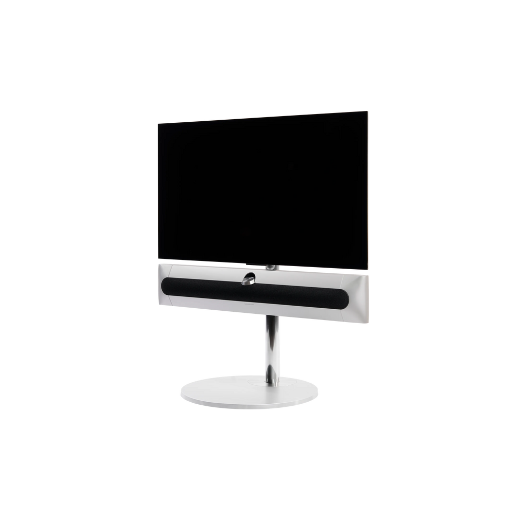 Beosound Premiere in natural aluminium auf STB Bodenstandfuß mit Stoffcover , mit 42 Zoll LG OLED Panel - Ansicht schräg von der Seite