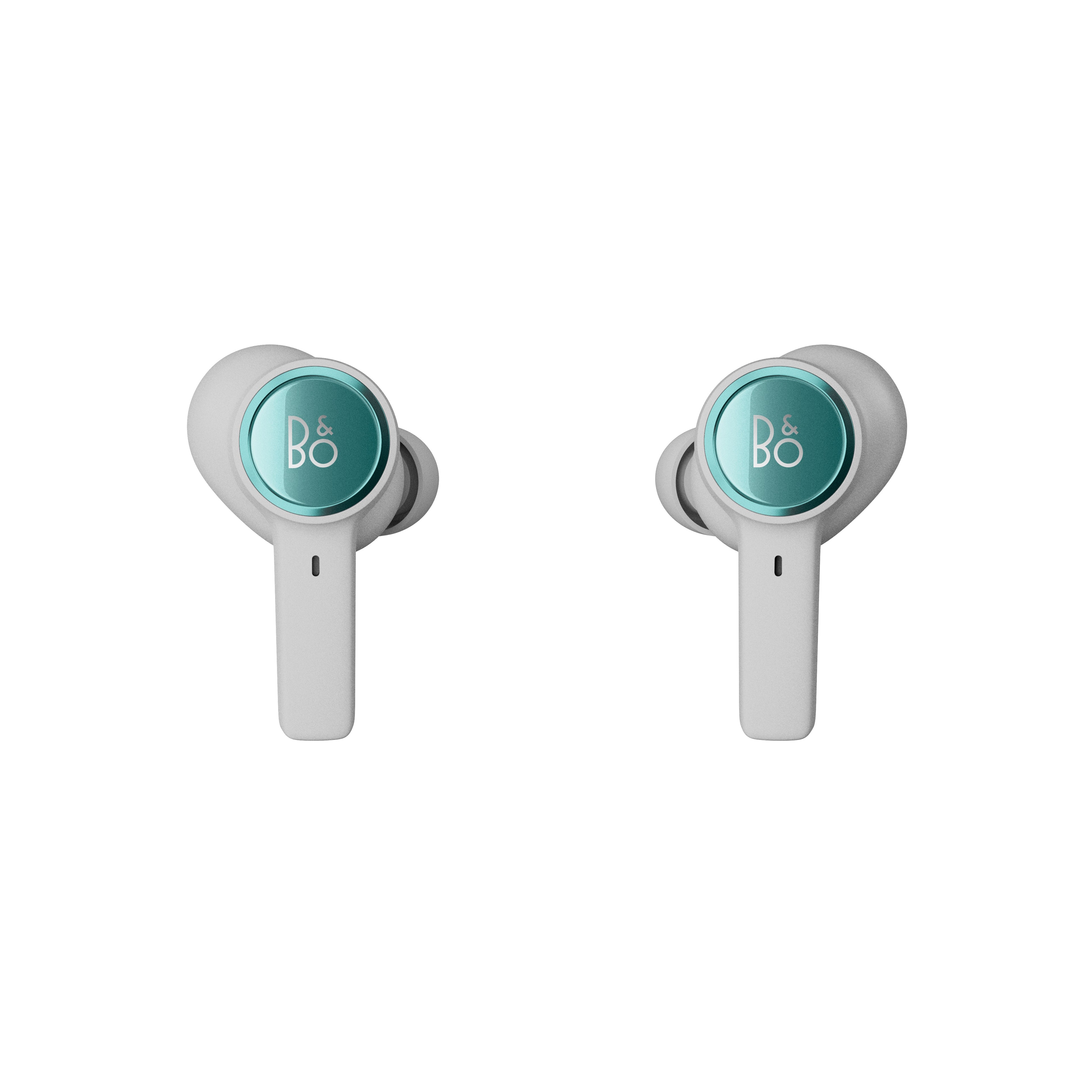 Earbuds links und rechts des Beoplay Eleven In-Ear Kopfhörers von Bang & Olufsen in Eucalyptus Green