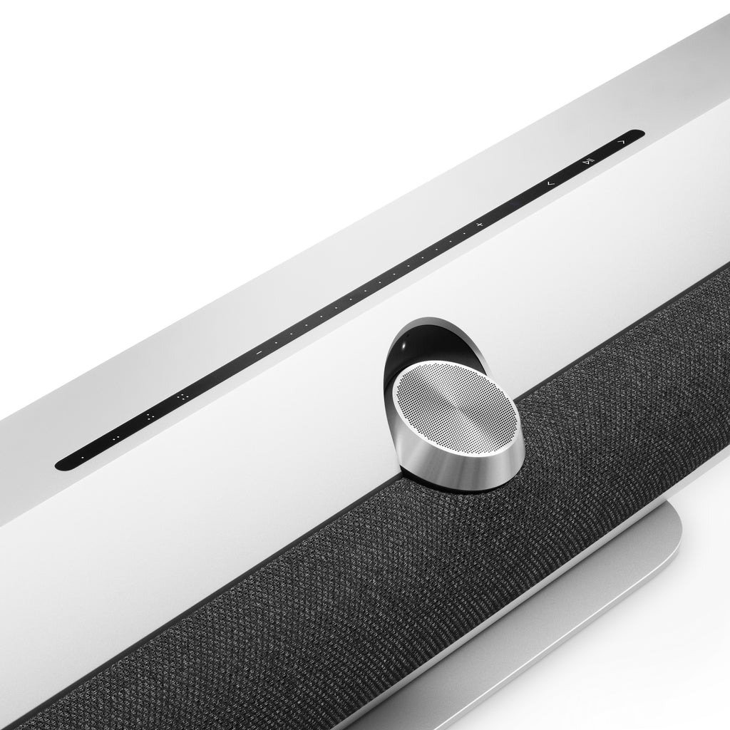 Bang & olufsen Beosound Premiere Soundbar in Natural Aluminium - Ansicht von vorn mit Cover aus Textil in Grey Mélange - Blick auf die Bedientasten